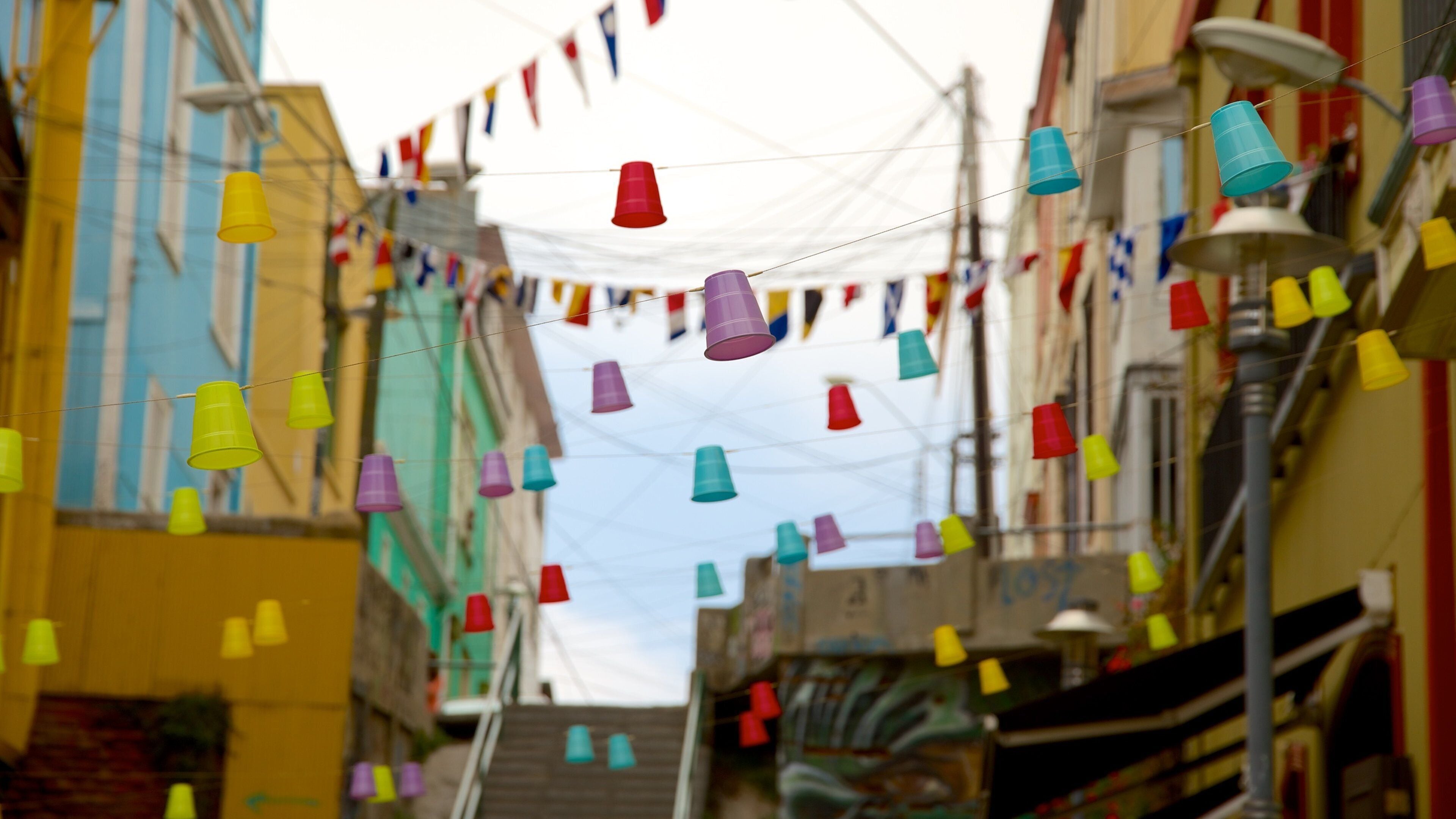 Paseo Gervasoni featuring outdoor art