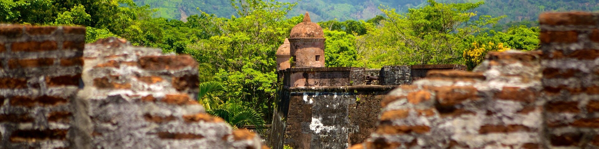 San Fernando Fortress which includes building ruins and heritage elements