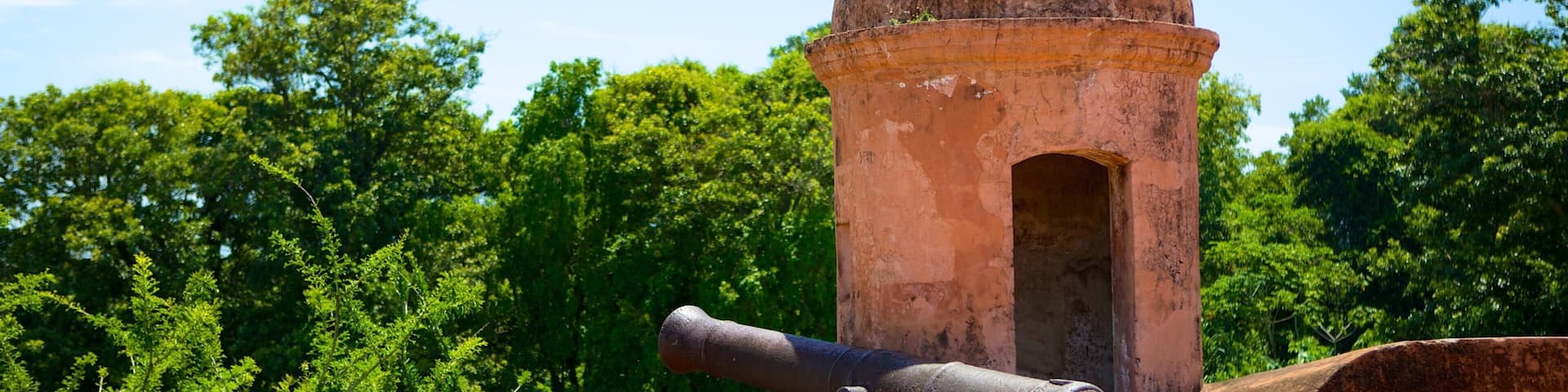 Forte de San Fernando que inclui elementos de patrimônio, itens militares e arquitetura de patrimônio