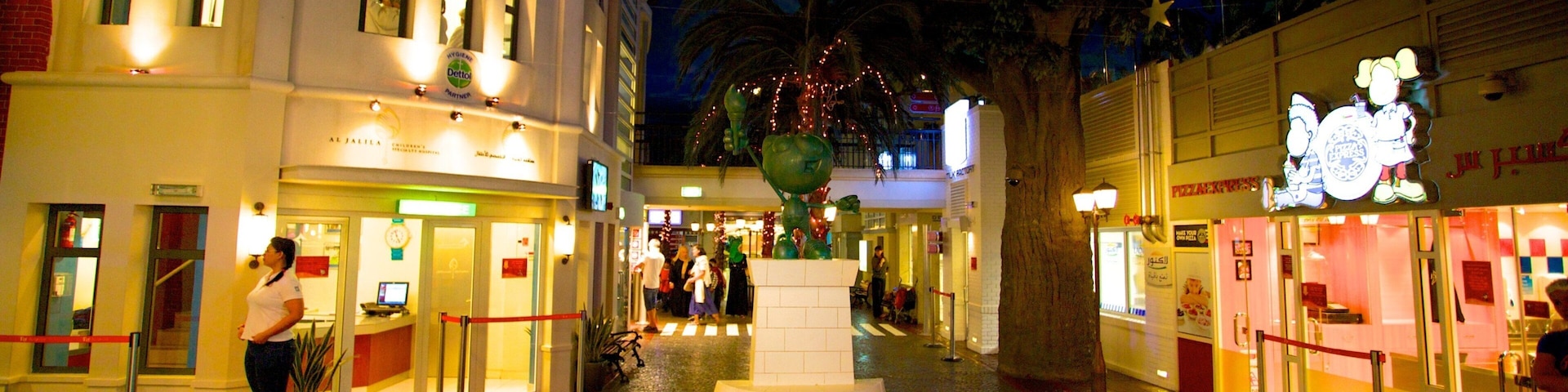 KidZania mit einem Fahrten, Innenansichten und StraĂenszenen