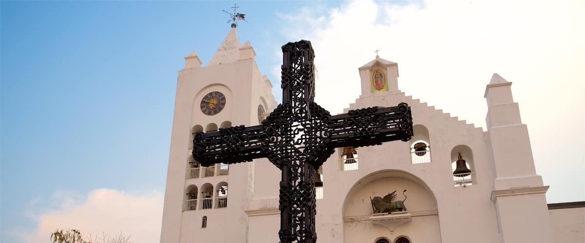 Catedral de San Marcos que incluye una iglesia o catedral, aspectos religiosos y elementos del patrimonio