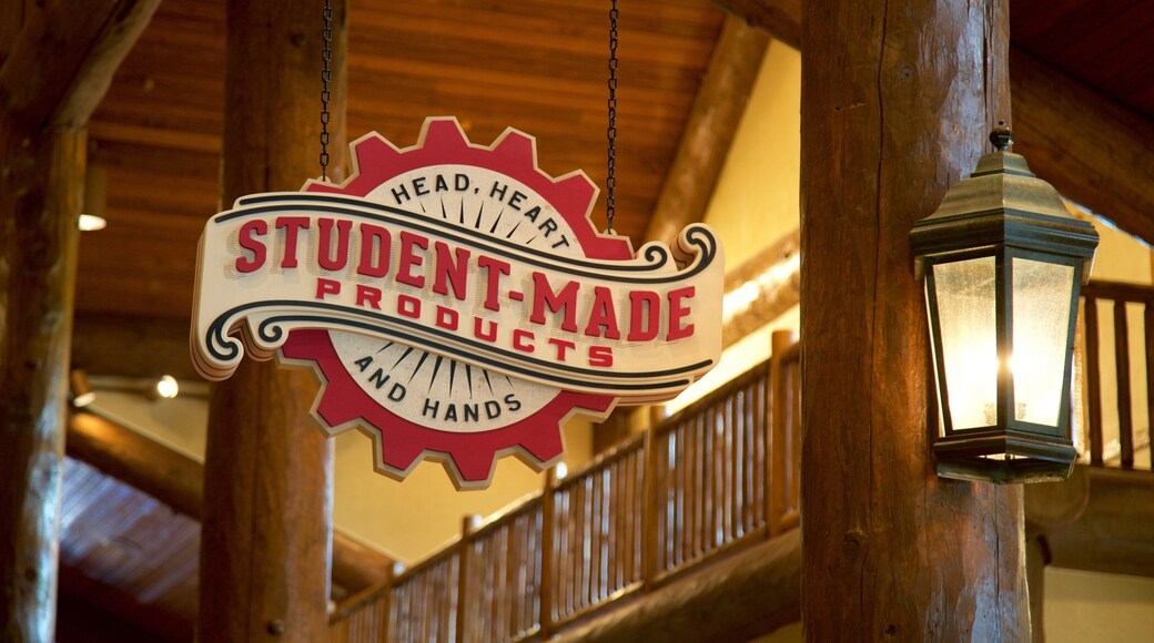 College of the Ozarks bevat interieur en bewegwijzering