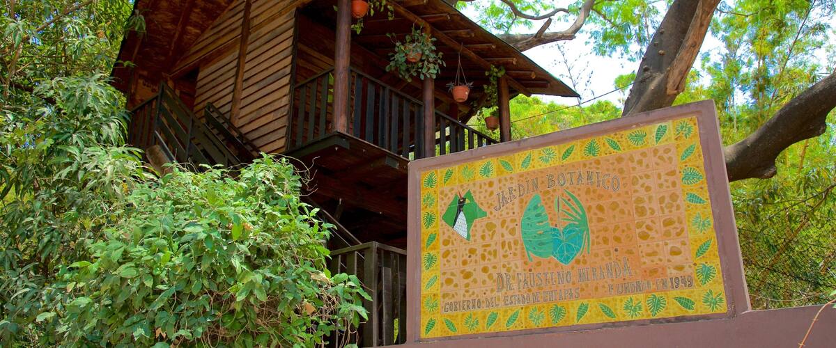Dr. Faustino Miranda Botanischer Garten mit einem Beschilderung und Haus