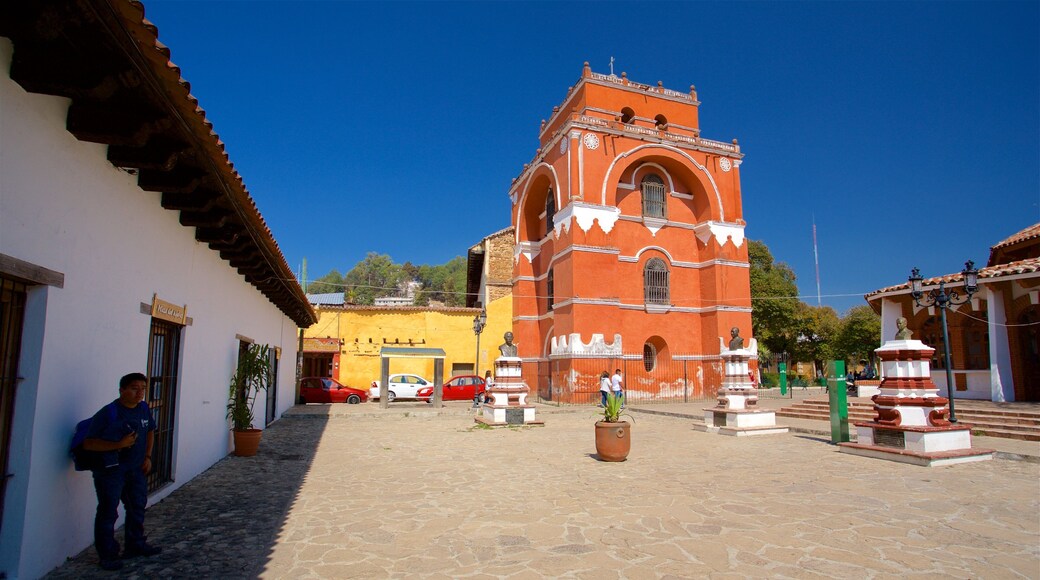 Arches of Carmen showing heritage elements and a square or plaza