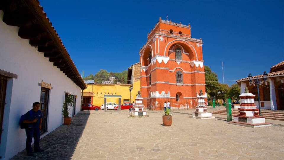 Arches of Carmen featuring a square or plaza and heritage elements