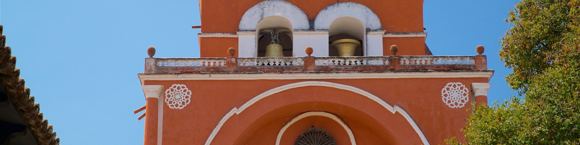 Arches of Carmen which includes heritage elements