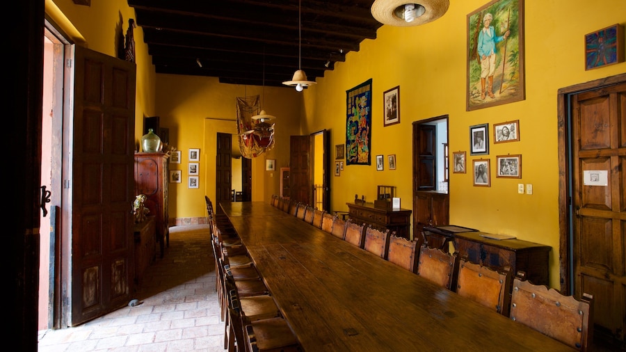 Na Bolom Cultural Museum showing heritage elements, art and interior views