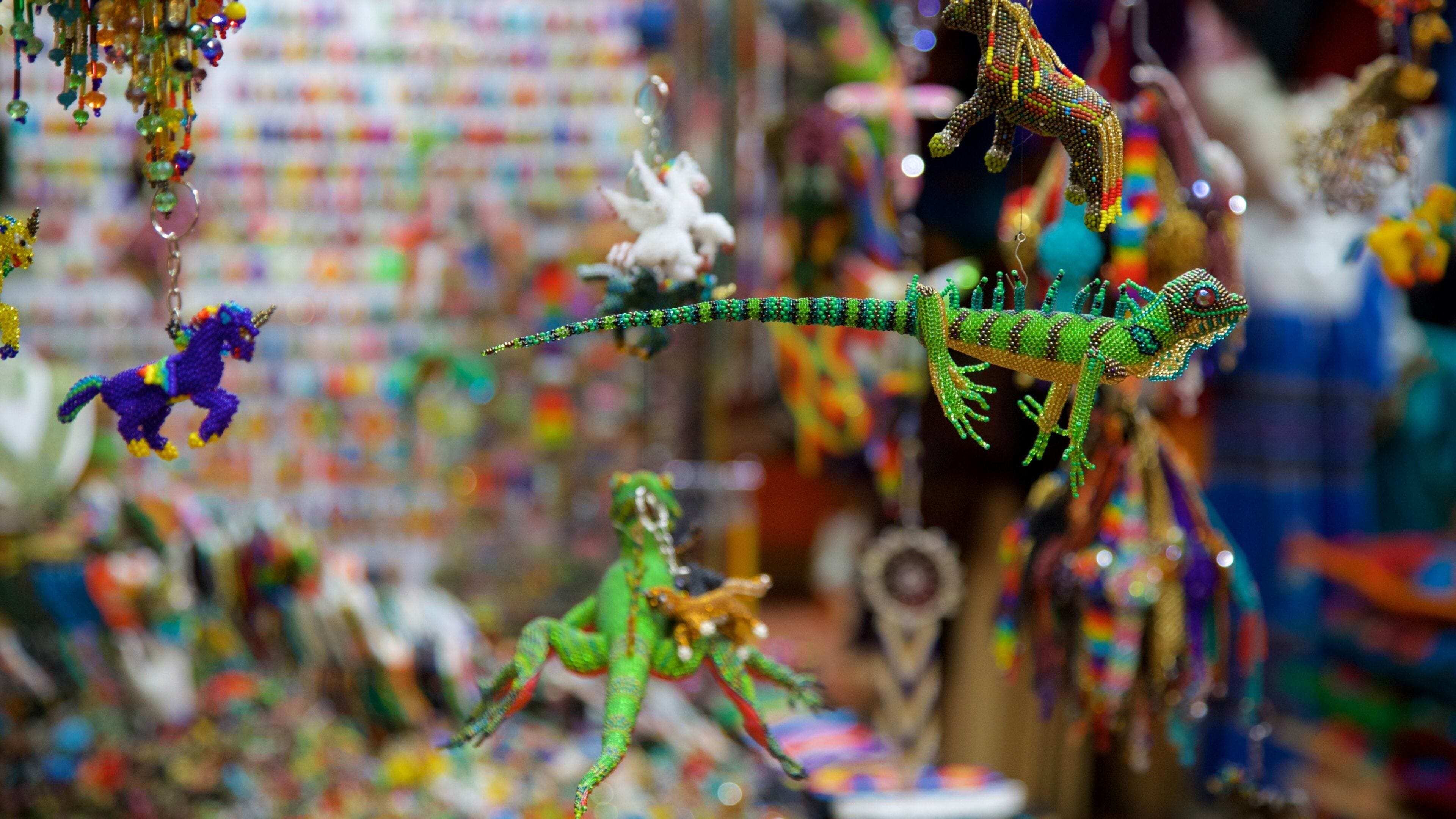 Kulturmarkt mit einem Märkte und Innenansichten