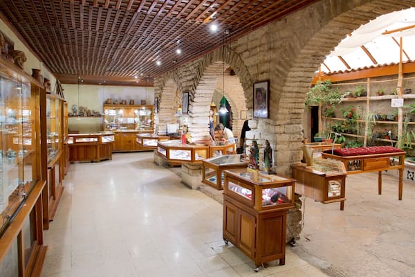 Mesoamerican Museum of Jade featuring interior views