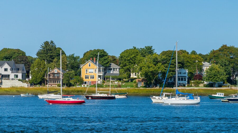 Waterfront Promenade Park featuring a bay or harbor