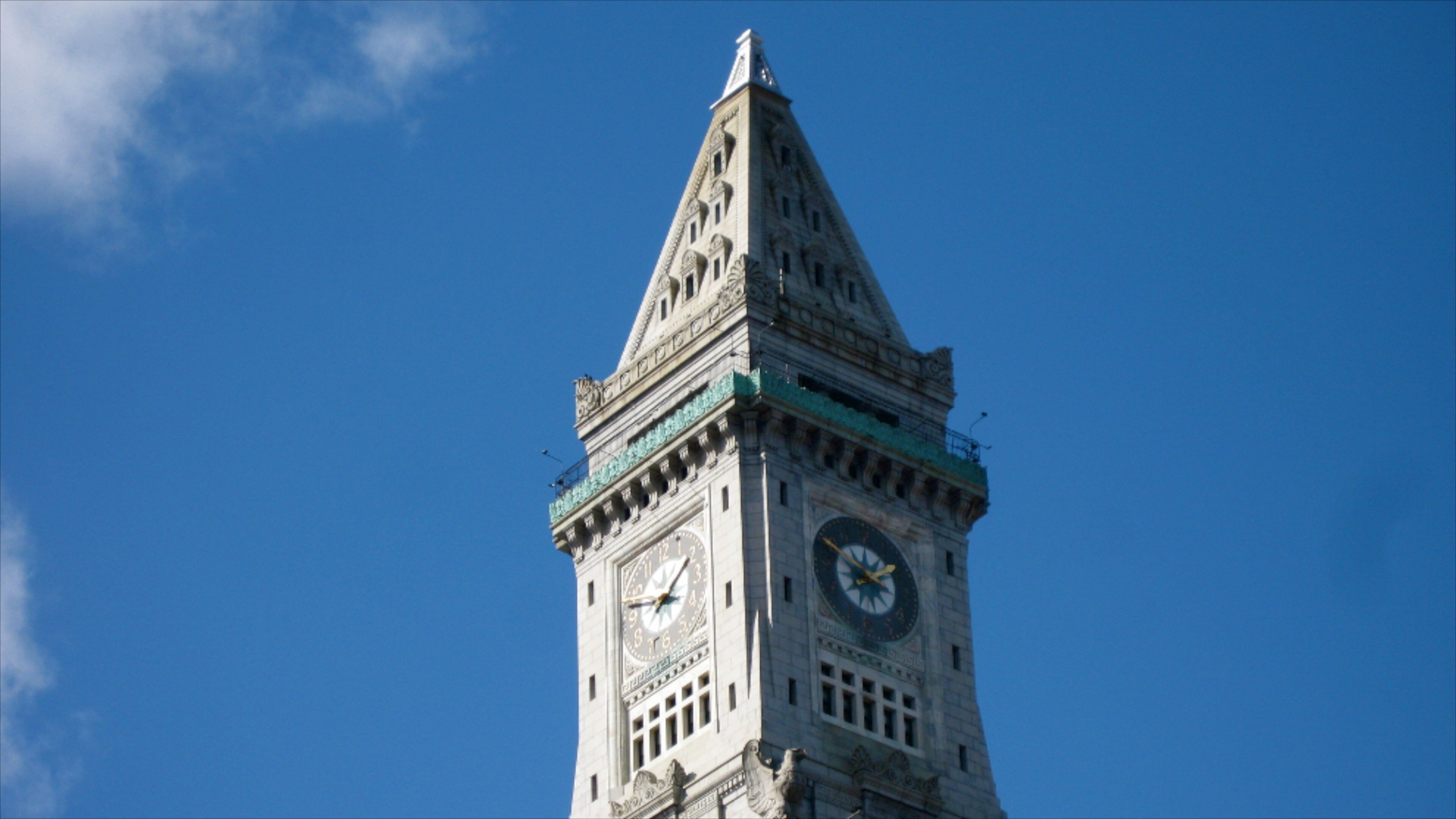 Custom House Maritime Museum which includes heritage architecture