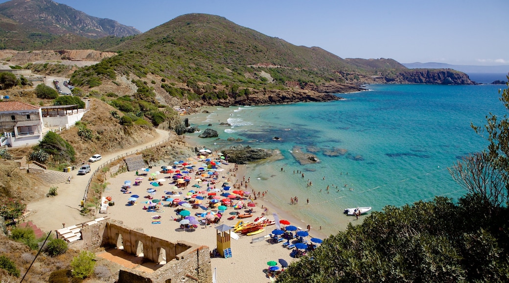 Porto Flavia fasiliteter samt sandstrand