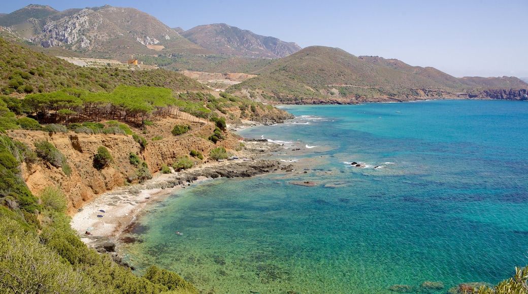 Porto Flavia que incluye costa escarpada