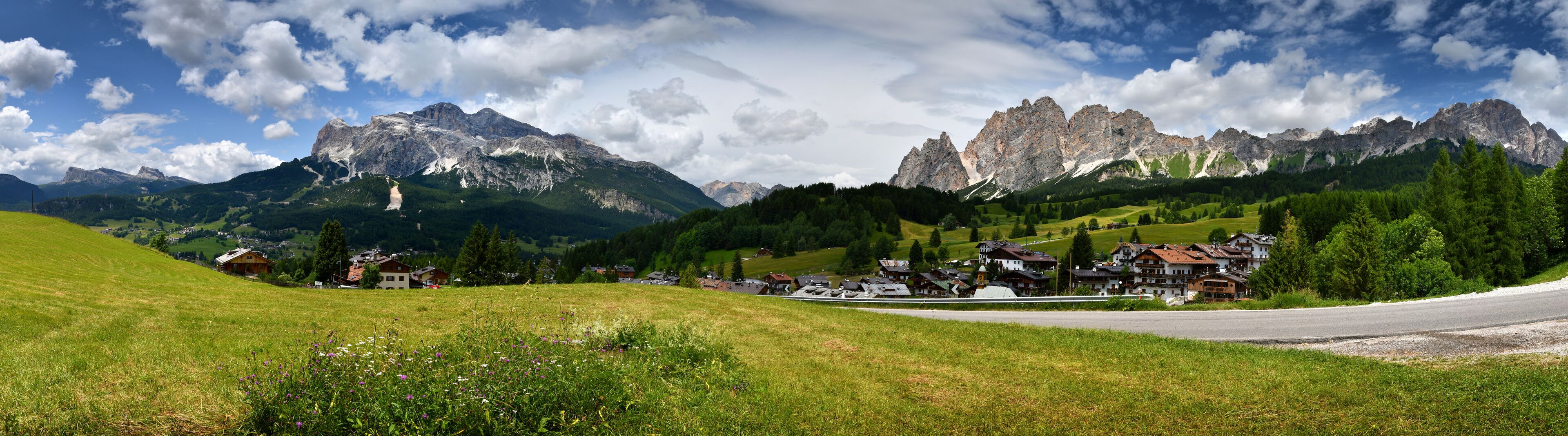 Beautiful panoramic view of the Cortina d'Ampezzo valley with the Tofane Group on the left and the Cristallo Group on the right. Sexten Dolomites, Belluno. Italy.
