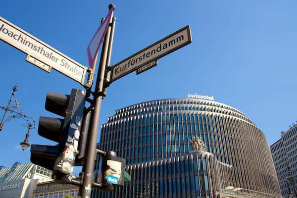 KurfĂŒrstendamm das einen Hotel und Beschilderung