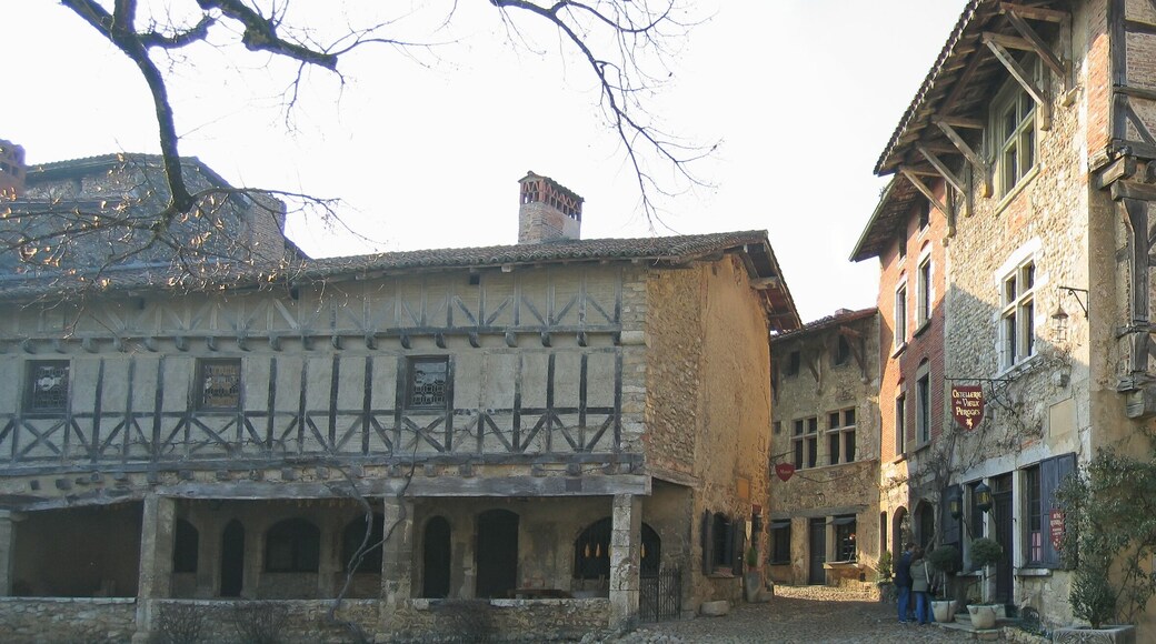 Pérouges