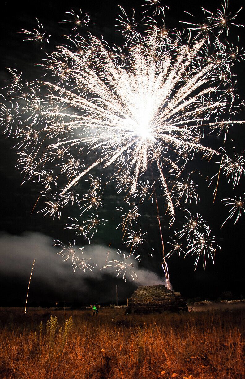 The word focara (Fòcara) is a dialect term of Salento, and other southern dialects, which indicates a bonfire of wood to burn. Currently the term is used to denote the particular traditional rite in use in almost all municipalities of Salento to create piles of fagots at the crossroads of the city and set him on fire on the eve of the liturgical feast of St. Anthony Abbot. Around this blazing pyre are used to hold back, to spend the evening, the families who built it. Where did this tradition has its origin is not certain: probably from ancient pagan rituals.