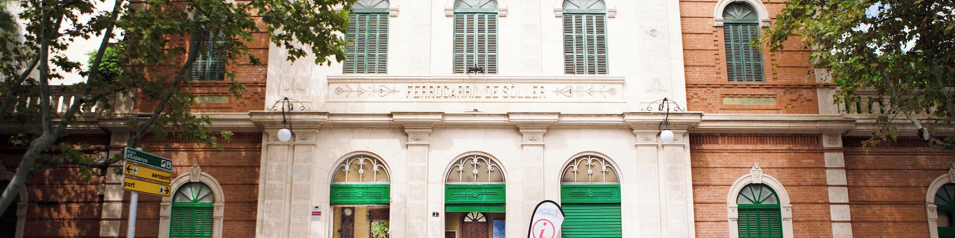 PalmadeMallorca_FerrocarrildeSollerTrainStation_6275429_04-2