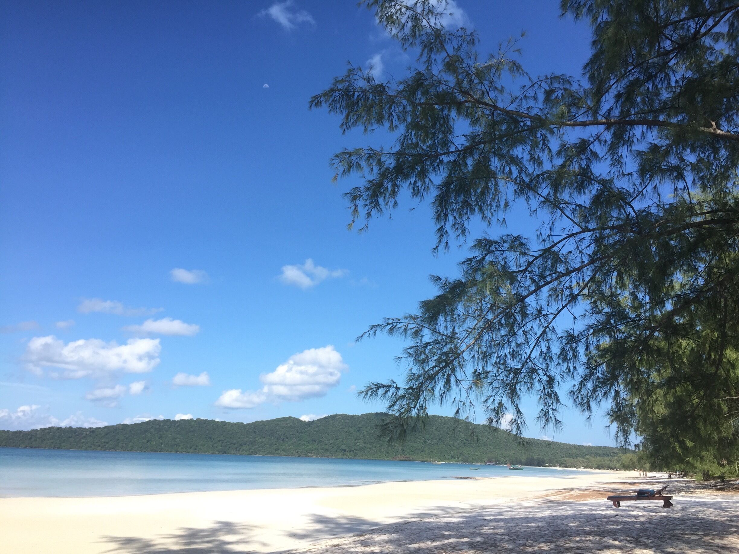 It's hard to beat the beauty that is Saracen Bay, Koh Rong Sanleom's white water beach. The island is a perfect place to relax for a few days - no wifi and some hostels have limited electricity. It's not a party island but it sure is paradise. 
#waterlust