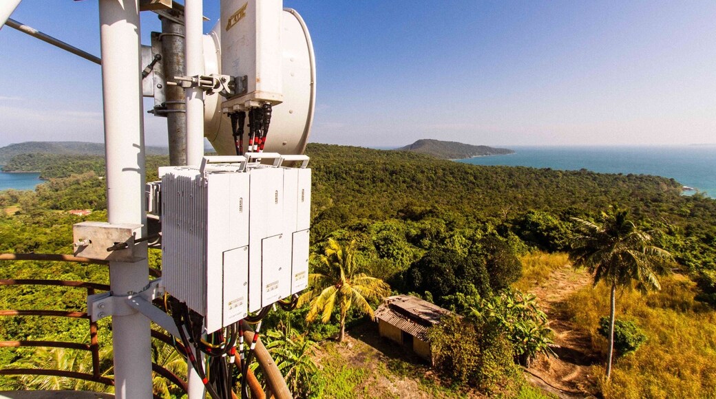 The view from the top of the old #lighthouse on Koh Rong Sanloem, #Cambodia 🇰🇭 is amazing, and well-worth the #hike and the US$1 fee to the old soldier who looks after the place.
#LifeAtExpedia
#TroveOnTuesday