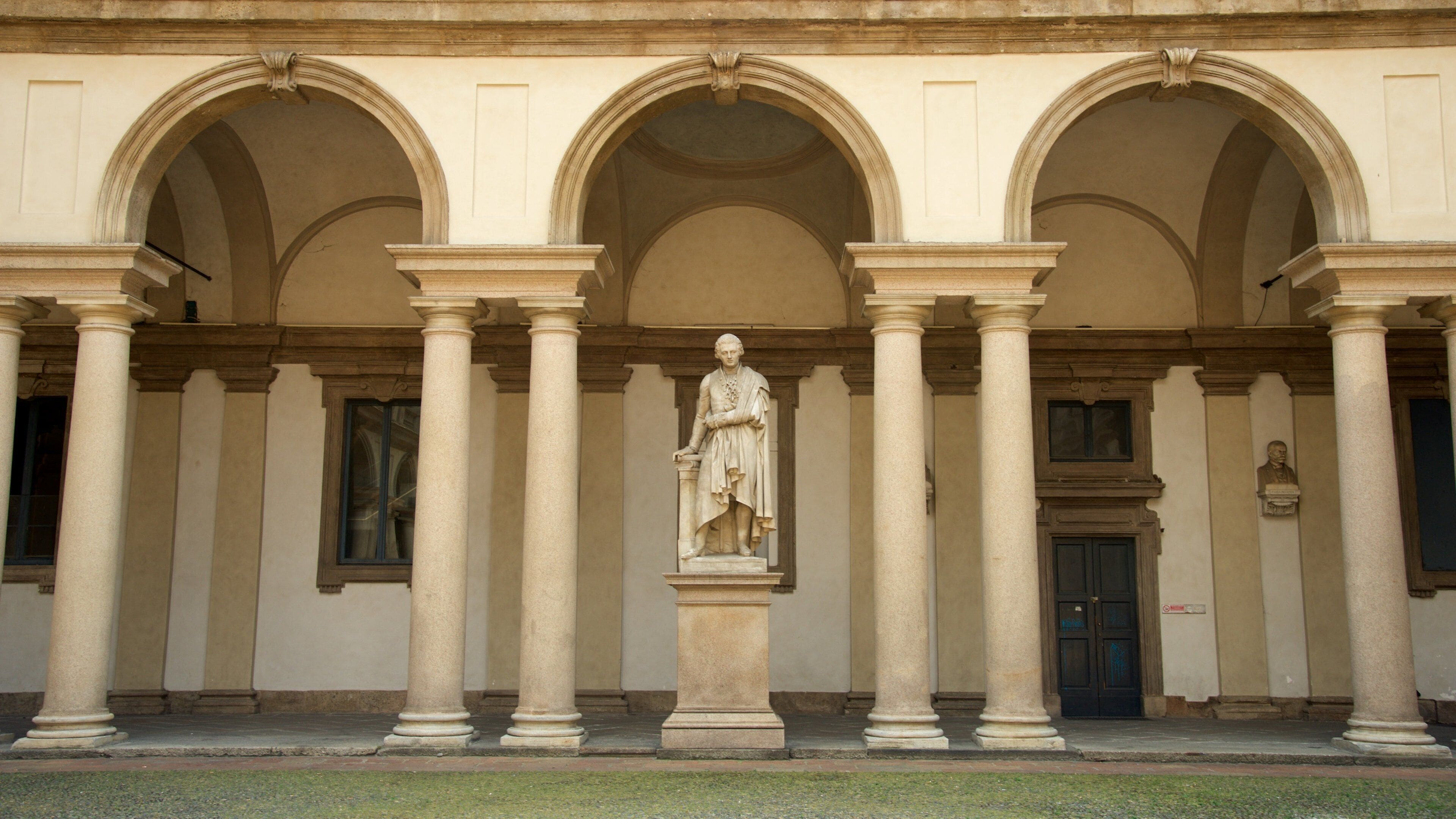 Brera featuring heritage elements and a statue or sculpture