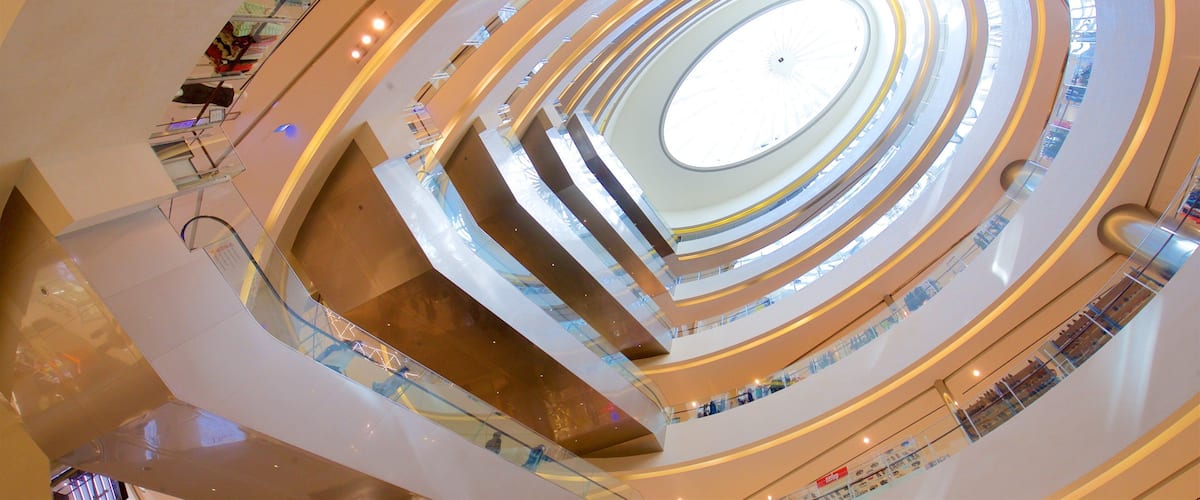Shinsegae Centum City ofreciendo vistas interiores