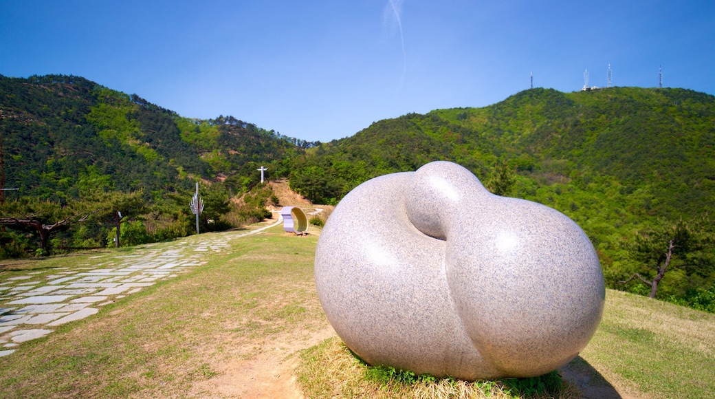 Haslla Art World featuring tranquil scenes and outdoor art