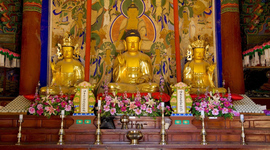 Sinheungsa Temple showing interior views, religious elements and a temple or place of worship