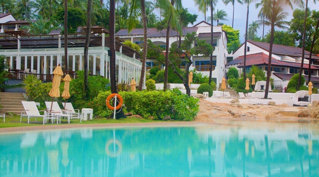 Silver Beach mettant en vedette hôtel ou complexe de luxe