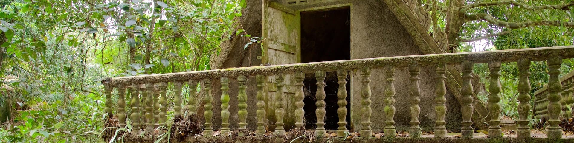 シークレット ブッダ ガーデン フィーチャー 庭園 と 廃墟