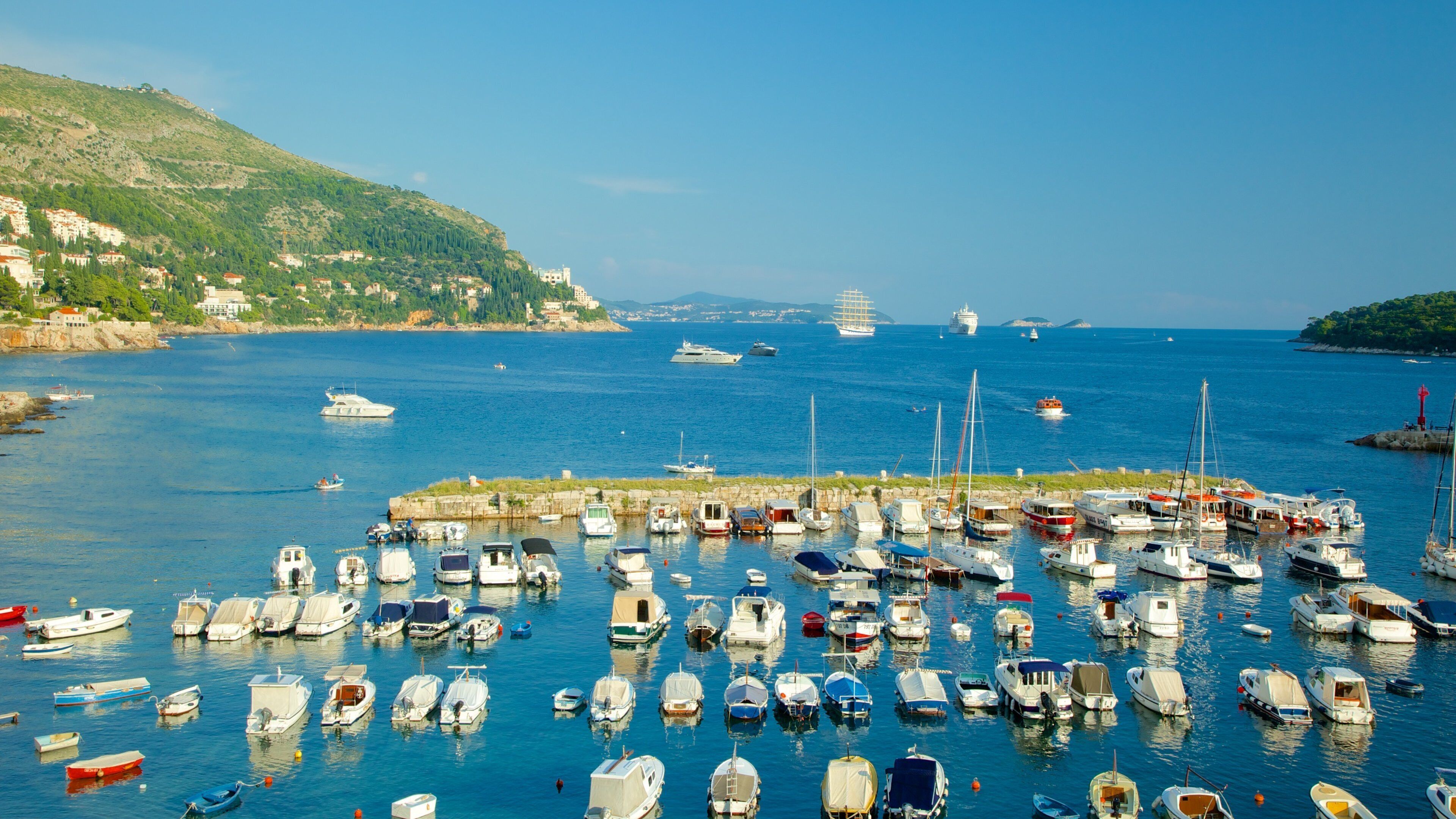 Banje strand fasiliteter samt marina