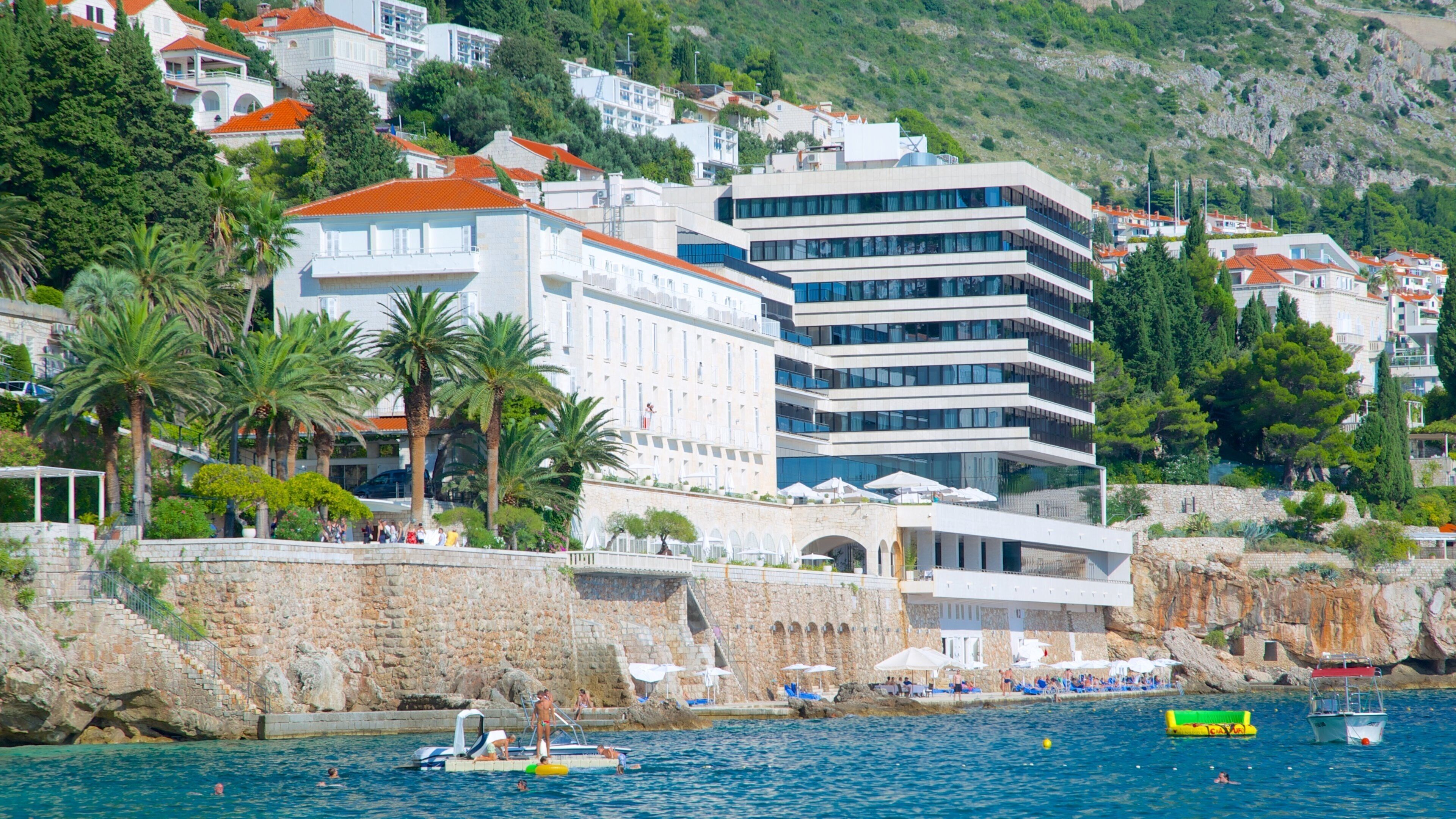 Banje Beach showing general coastal views and a coastal town