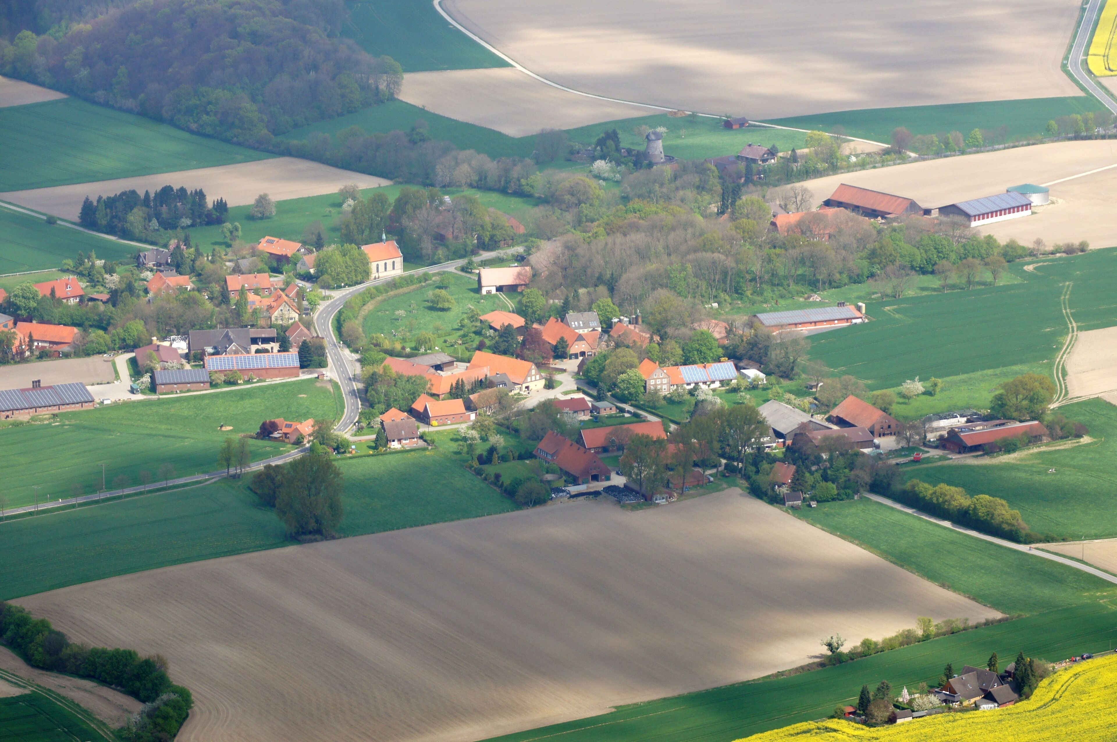 Die Aufnahme entstand während des Münsterland-Fotoflugs am 12. April 2014. This file was uploaded with Commonist.