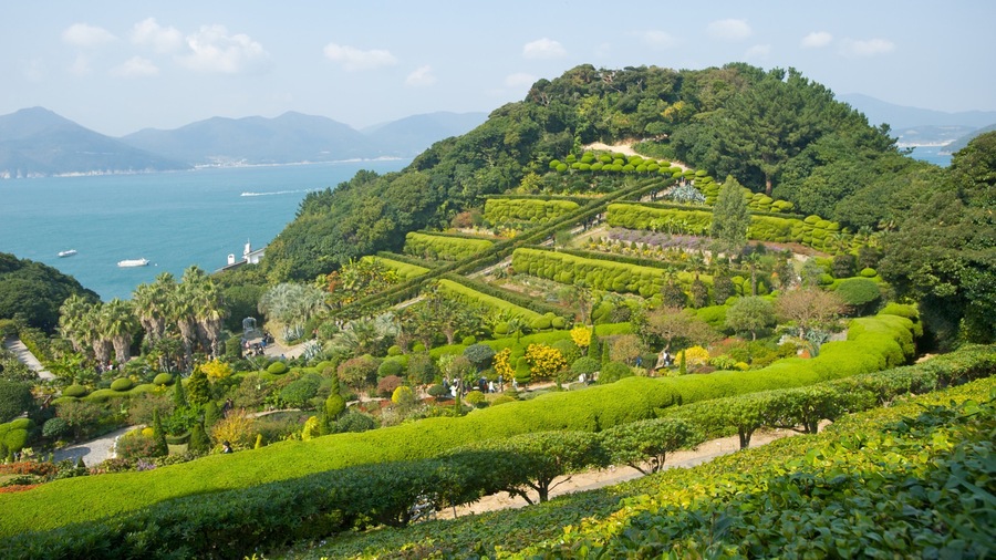 Oedo Paradise Island showing a garden, tranquil scenes and island images