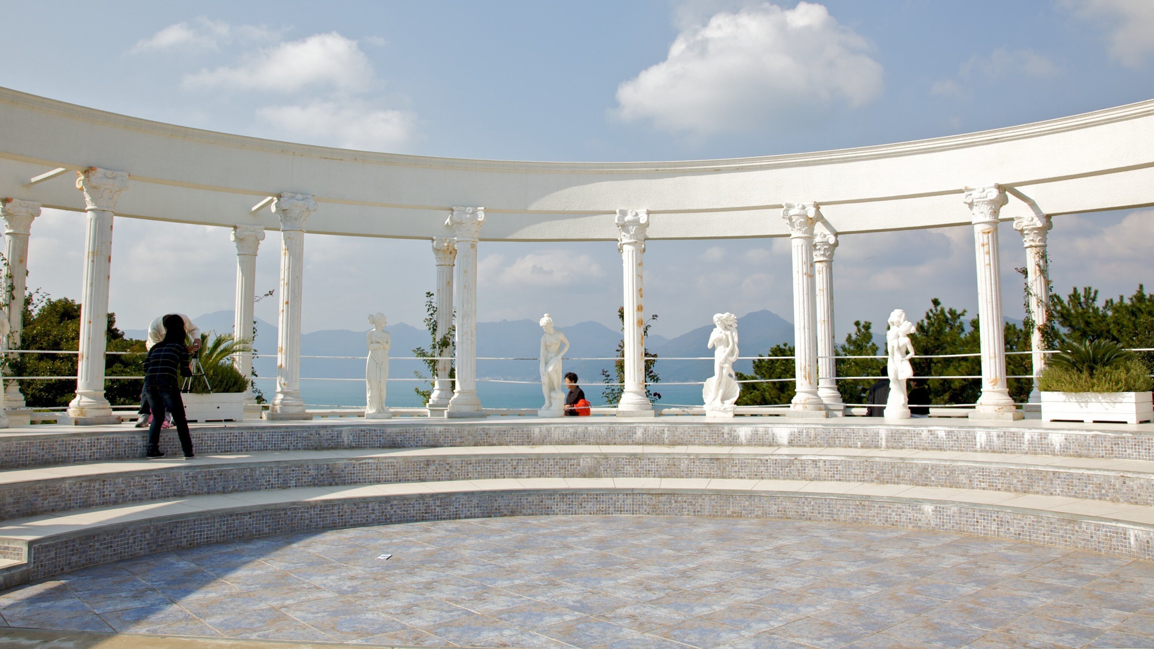 外島天堂島 其中包括 古蹟 和 雕像或雕塑