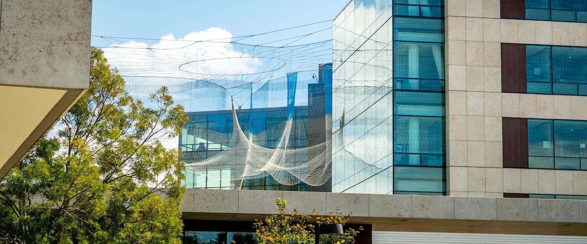 Bill and Melinda Gates Foundation Visitor Center showing outdoor art