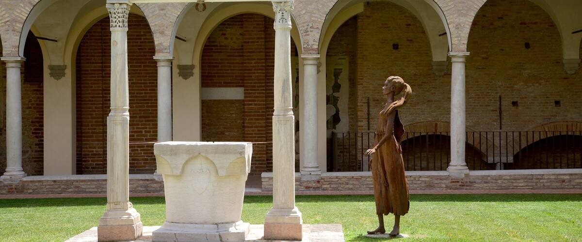 พิพิธภัณฑ์ดังเต แสดง ศิลปะกลางแจ้ง