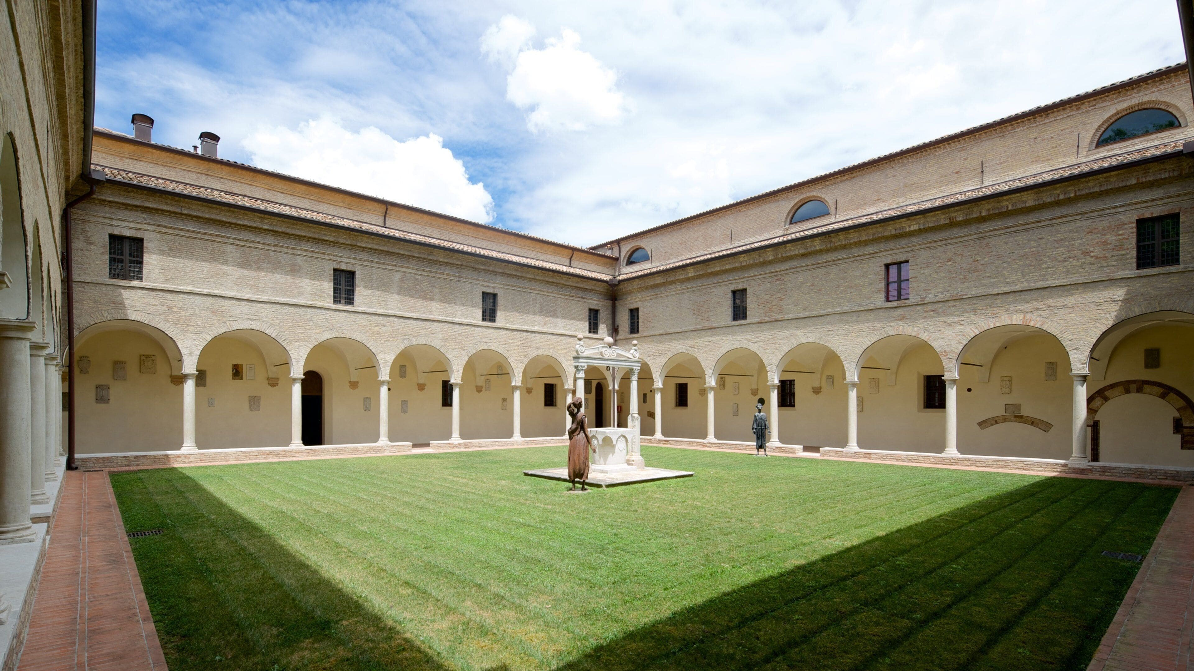 Museo Dantés que incluye un parque o plaza
