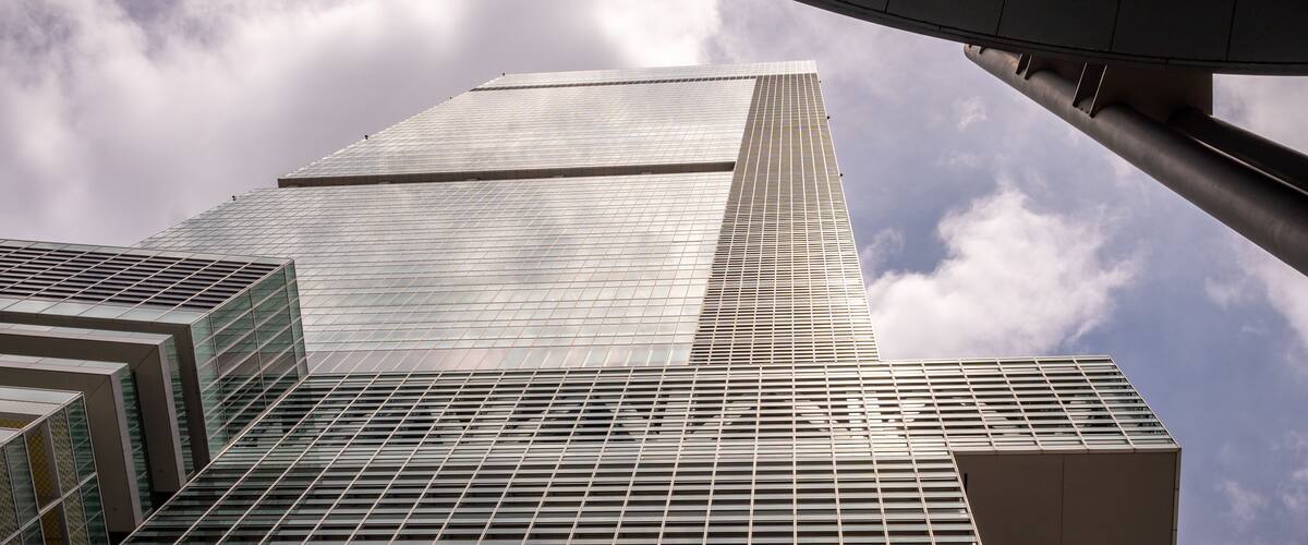 Abeno Harukas featuring a high rise building