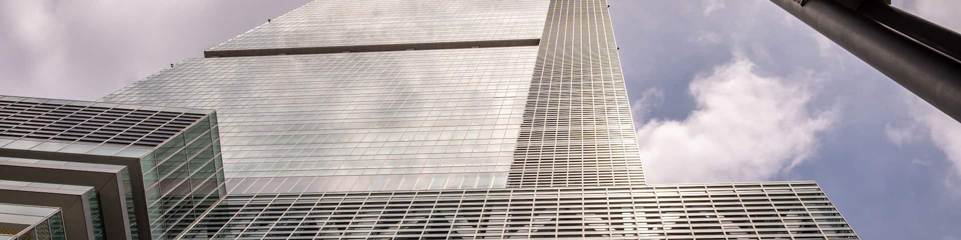 Abeno Harukas featuring a high rise building