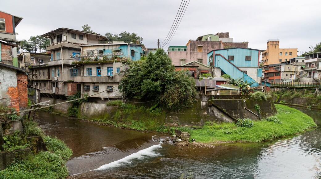 Pingxi District showing a river or creek and a small town or village