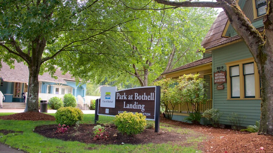 Park at Bothell Landing ซึ่งรวมถึง สวน และ ป้าย