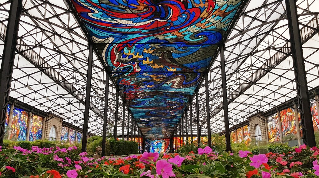 #lifeatexpedia #weloveourmarkets #latam #mexicocity #mexicostate #perspectives #cosmovitral is a stained glass mural and botanical garden. The building originally was constructed in 1910 as the 16 de Septiembre Market and was designed by a local artisan Leopoldo Flores.