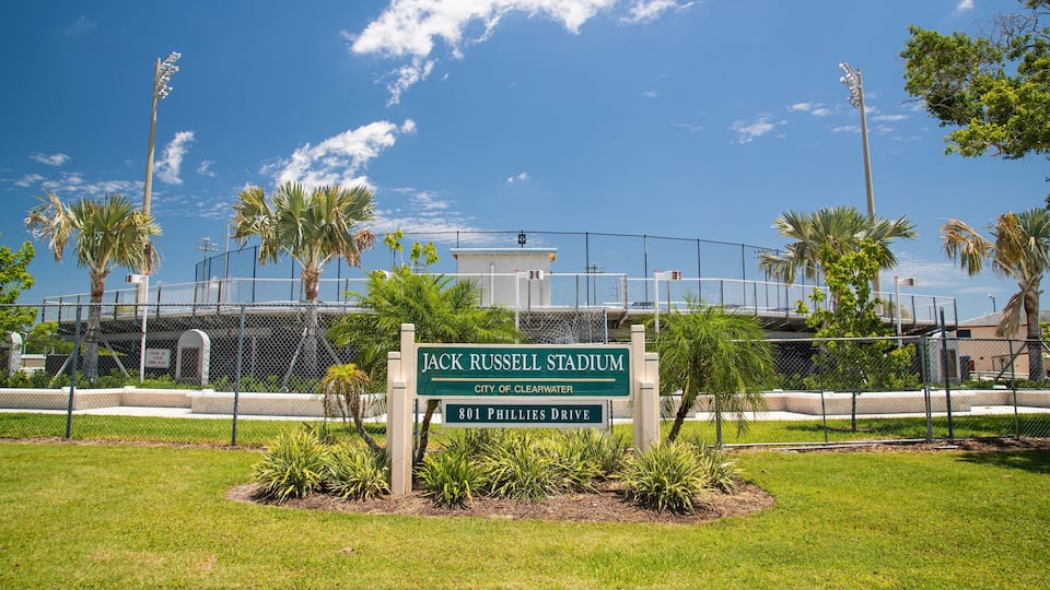 Clearwater showing a garden and signage