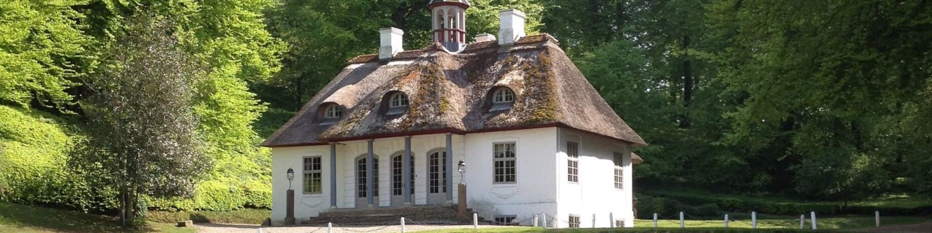 When visiting Møns Klint make sure to stop by Liselund Slot and Slotsparken and have an eye open for the peacocks #LifeAtExpedia