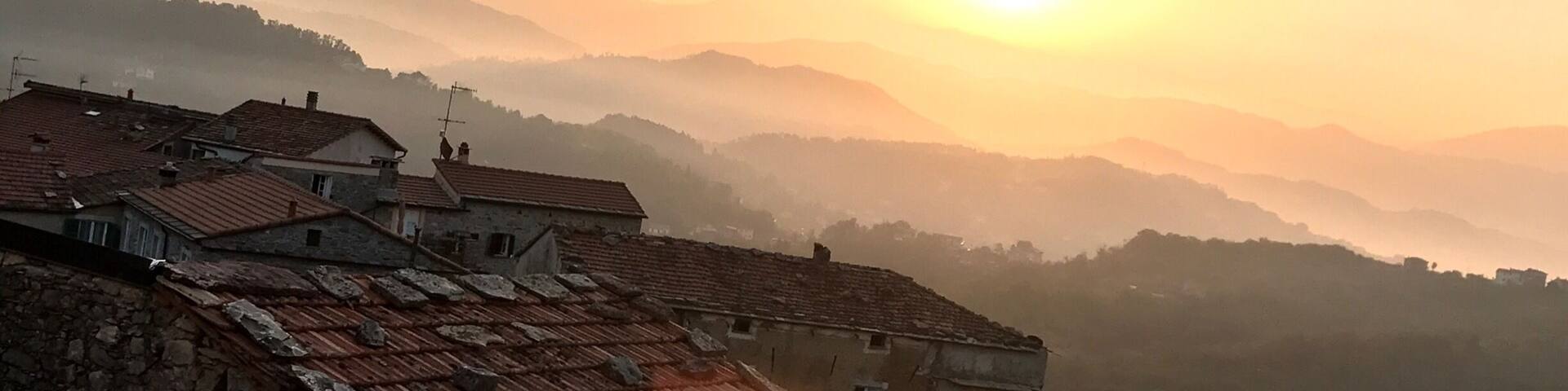 #sunrise just behind the cinque terre