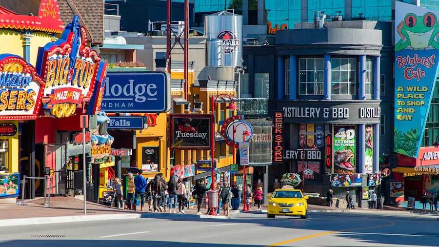 Clifton Hill showing signage and street scenes