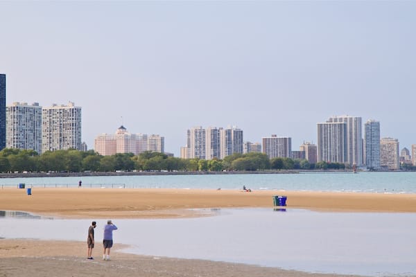Plage de Montrose qui includes plage, vues littorales et ville côtière