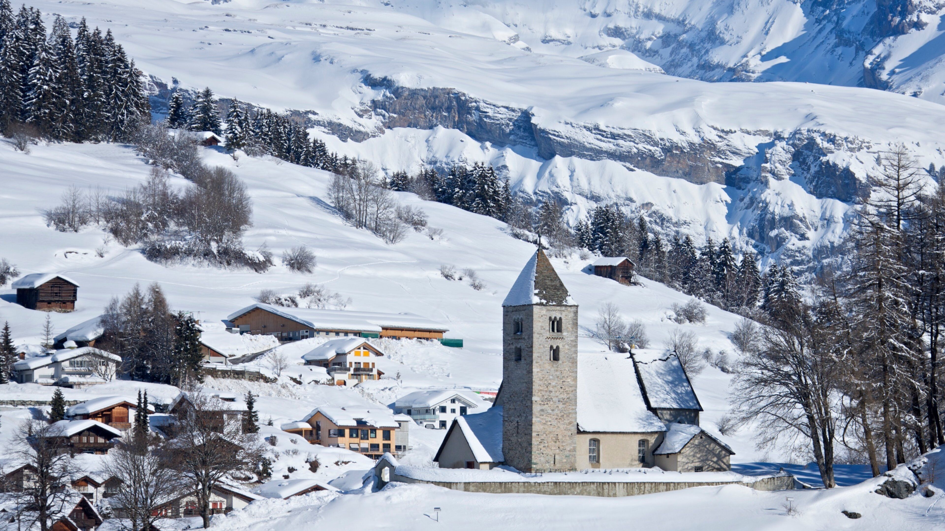 Falera showing snow, a small town or village and landscape views
