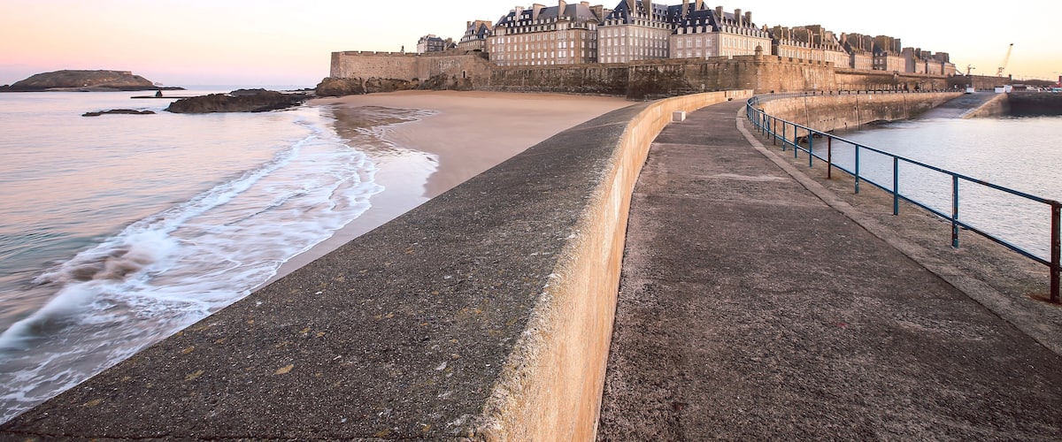 Great view in the morning of fortificated town Saint-Malo in Britanny - France; Shutterstock ID 546091546; purchase_order: Comps; job: ; client: ; other: